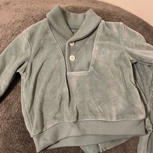 100 percent cotton.Machine washable pre- loved